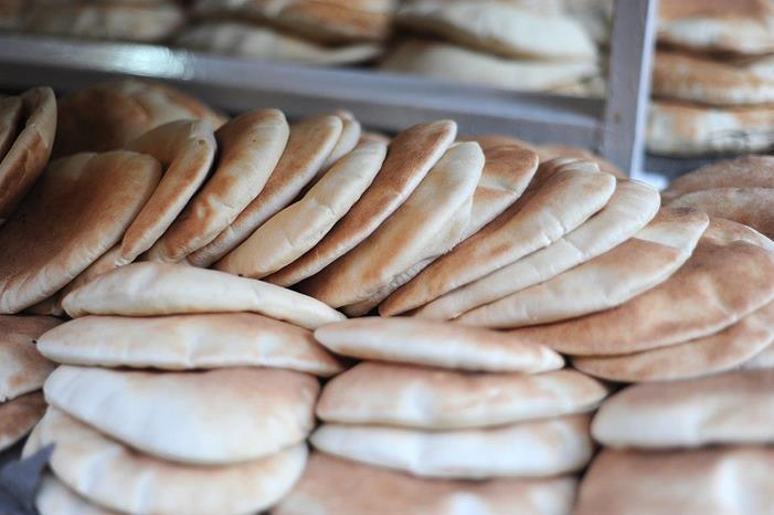 الحكومة: ملتزمون بعدم زيادة أسعار الخبز رغم الأعباء