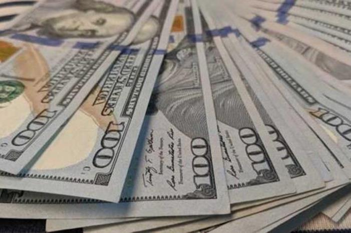 الدولار يرتفع عالمياً مع أولى جلسات التداول
