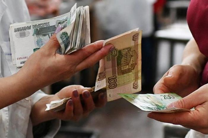 الروبل الروسي يرتفع