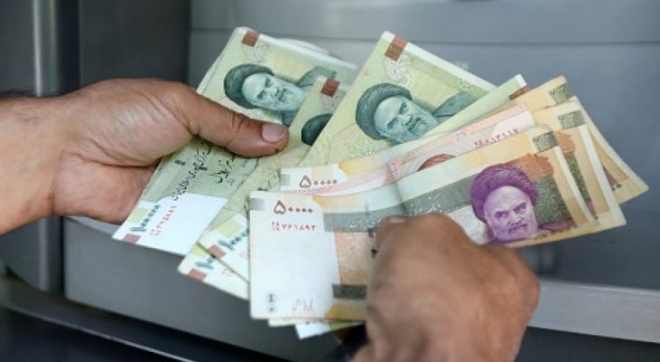 الريال الإيراني يهبط إلى مستوى قياسي