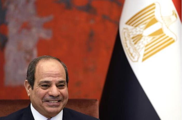 السيسي لضابط شرطة: لو تمكنوا منا لذبحونا