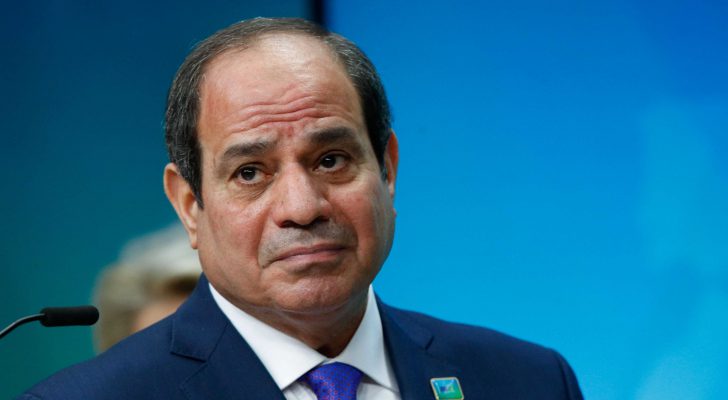 السيسي للمصريين: لم نُضيع أموالكم وبطلوا هري