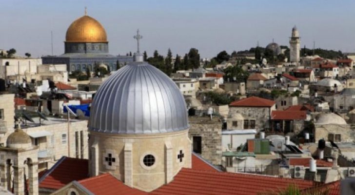 العليا لشؤون الكنائس تدين اعتداء المستوطنين على بطريركية الأرمن في القدس