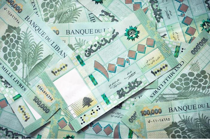 انهيار غير مسبوق.. الدولار الواحد بـ 55.5 ألف ليرة لبنانية