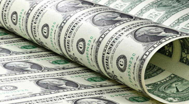 تراجع الدولار الأمريكي إلى أدنى مستوى في ٦ أشهر