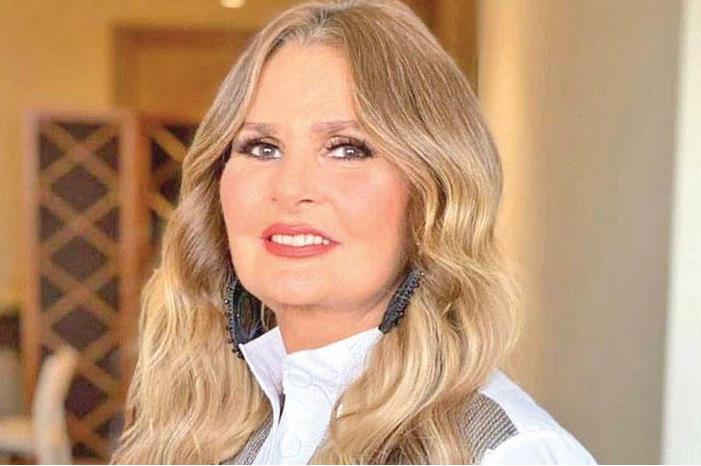 تفاصيل عودة يسرا للمسرح بعد غياب 21 عاماً