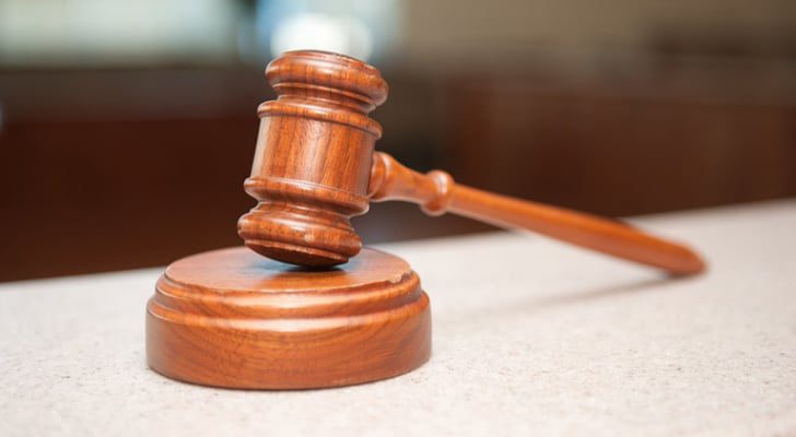 حبس شاب ٣ سنوات مارس البلطجة على مُسن