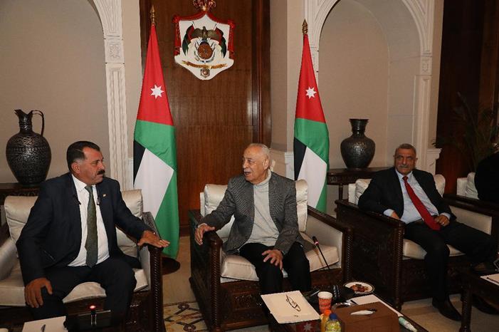 رئيس الديوان الملكي يلتقي وجهاء وممثلين عن مناطق غرب إربد