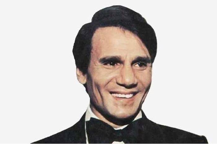 طارق الشناوي : الفنان أحمد مالك الأنسب لتجسيد شخصية الراحل عبدالحليم حافظ