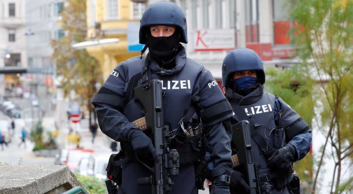 قتيل وجريح بتبادل إطلاق نار في ثكنة عسكرية بالنمسا