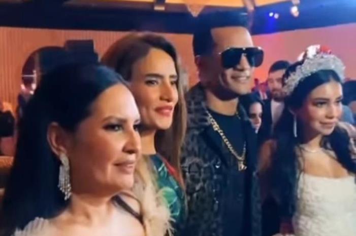 محمد رمضان يُحيي حفل زفاف ابنة أخت شريهان