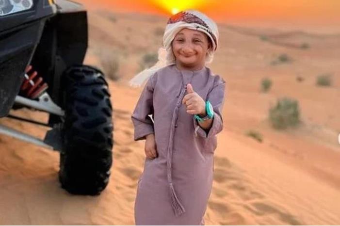وفاة الكوميدي الشهير عزيز عن عمر ناهز 27 عاماً