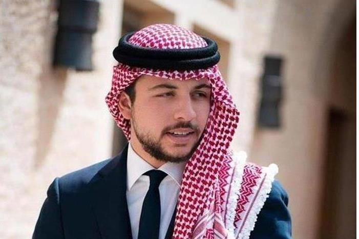 ولي العهد يحضر جانبا من سباق "فورمولا إي" للسيارات الكهربائية في الرياض