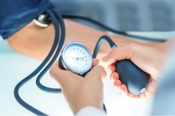 9 اجراءات عليك اتباعها بحالة ارتفاع ضغط الدم