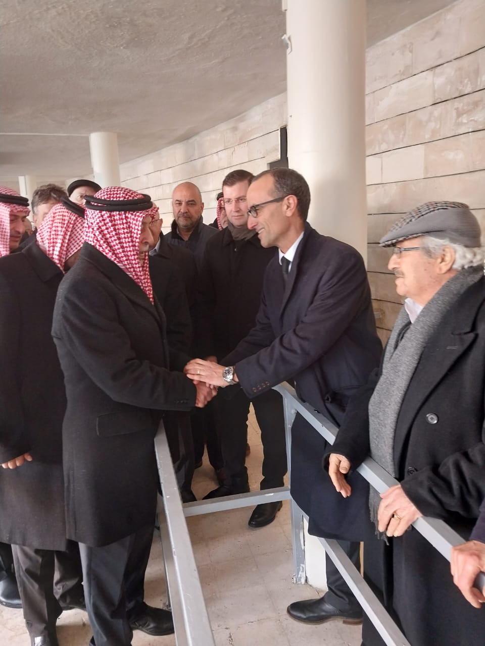 مندوبا عن الملك العيسوي يعزي بوفاة والد مدير مكتب ولي العهد