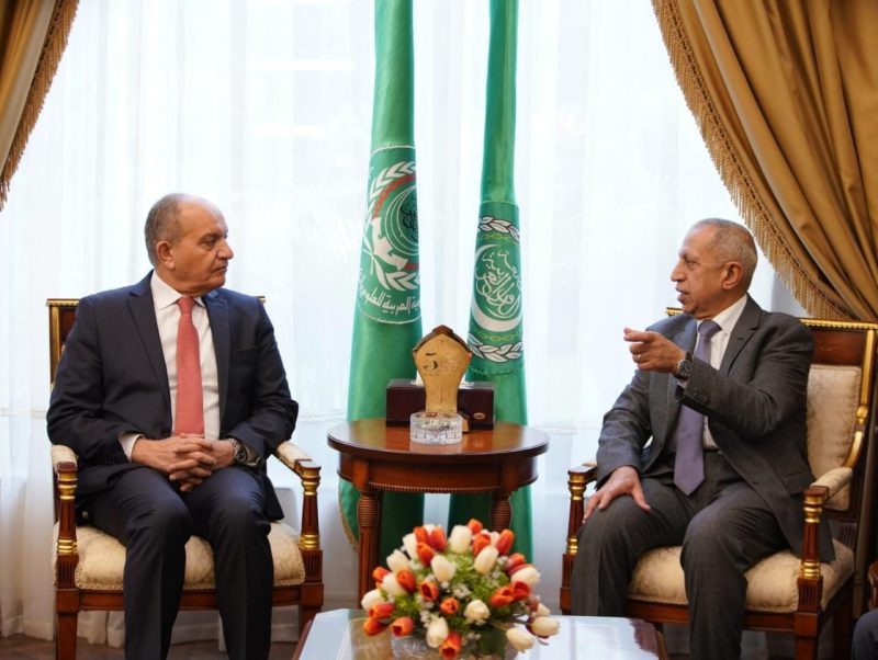 السفير الأردني في القاهرة يبحث التعاون مع الأكاديمية العربية لعلوم النقل البحري