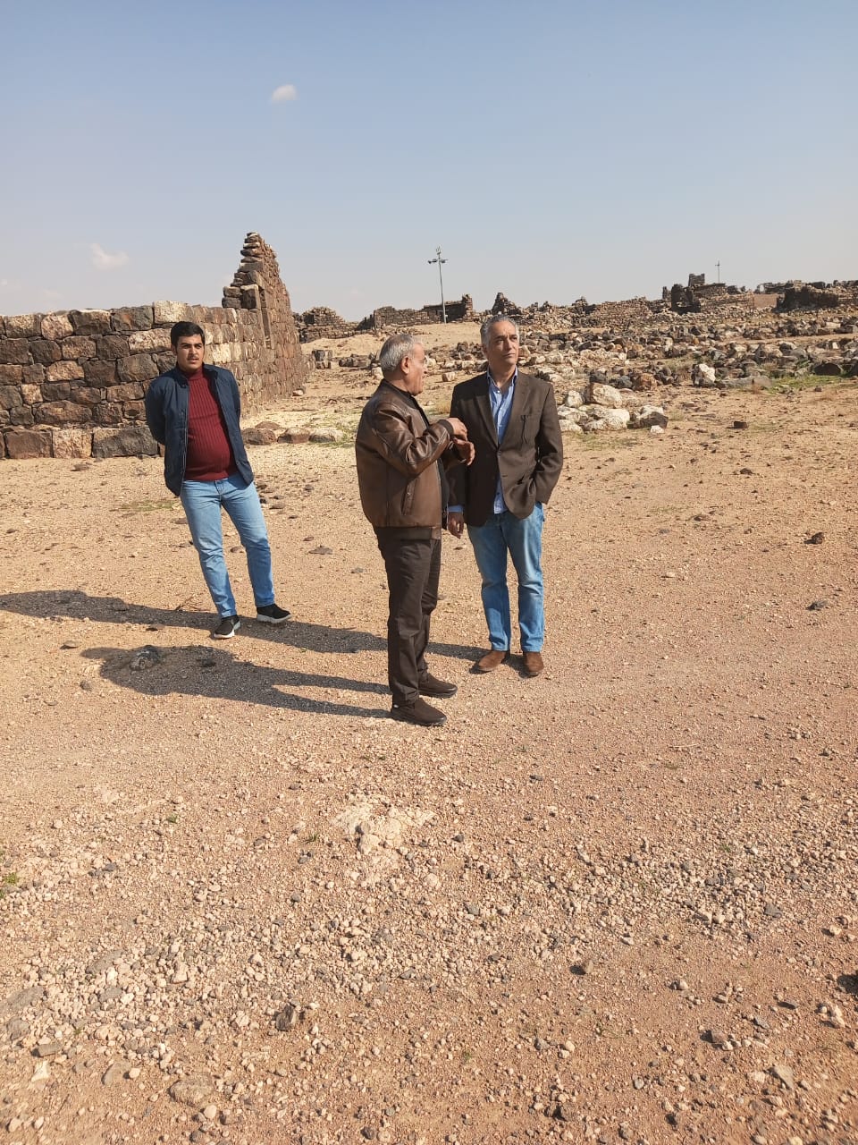 وزير السياحة والآثار يقوم بزيارة ميدانية لقصر المشتى والموقع الأثري في أم الجمال للإطلاع على واقع الحال والوقوف على الاحتياجات ومستوى النظافة بالموقع