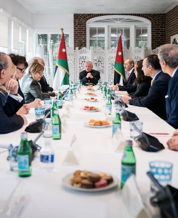  الملك يلتقي ممثلين عن منظمات يهودية دولية وأمريكية