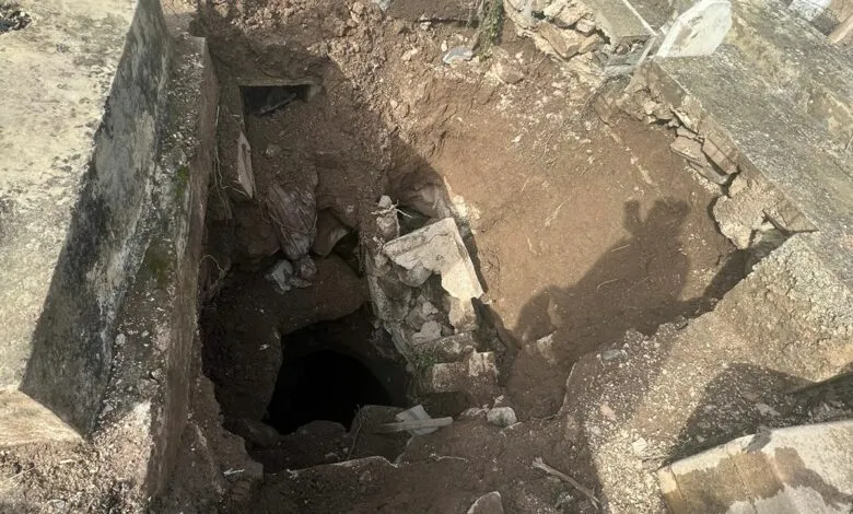 انهيار مقبرة مخيم إربد