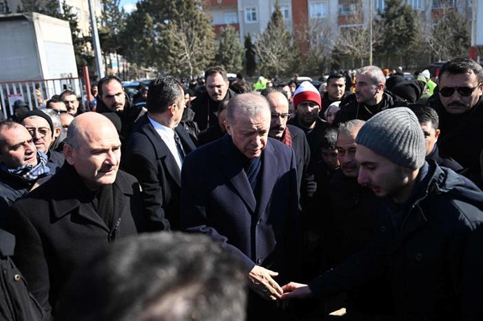 أردوغان: الاستجابة للزلزال لا تسير بالسرعة المطلوبة