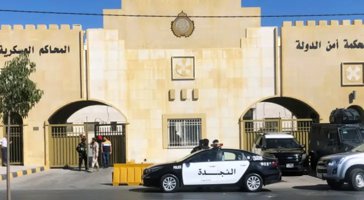 أمن الدولة: الأشغال المؤقتة ١٥ عاماً لساط على بنك في الأردن