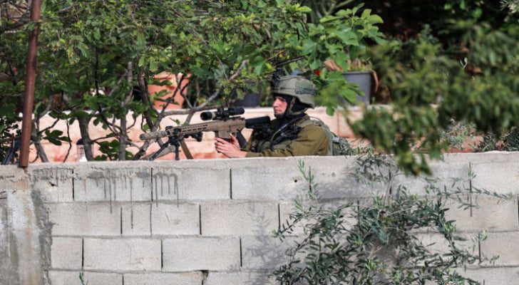 إصابة شاب فلسطيني برصاص الاحتلال في الخليل