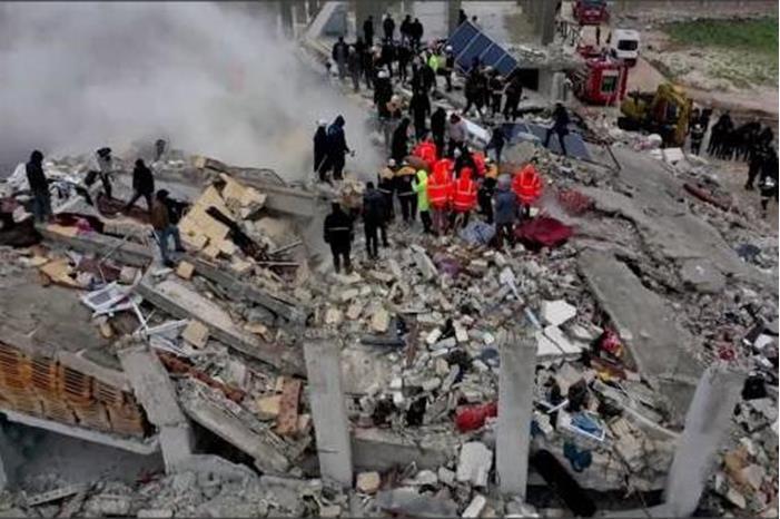 ارتفاع حصيلة ضحايا الزلزال في سوريا إلى 3553 قتيلا