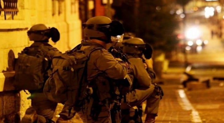 اشتباكات مسلحة بين مقاومين وجنود الاحتلال في نابلس