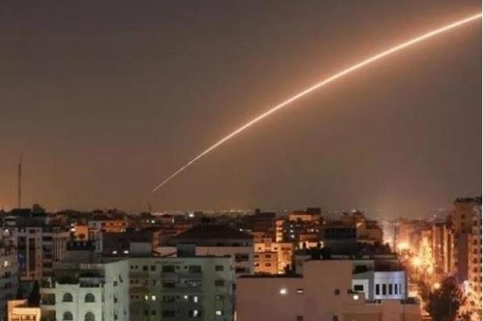 الإعلام العبري : القبة الحديدية تعترض صاروخًا من غزة