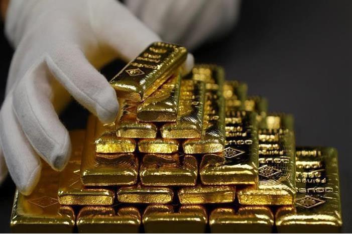 الذهب عالمياً يهوي وسط مخاوف حيال الفائدة بعد ارتفاع التضخم