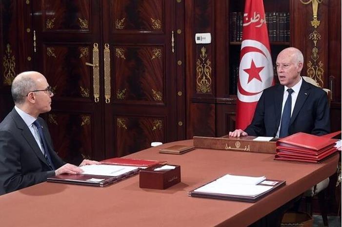 الرئيس التونسي يقرر رفع مستوى التمثيل الدبلوماسي في سوريا