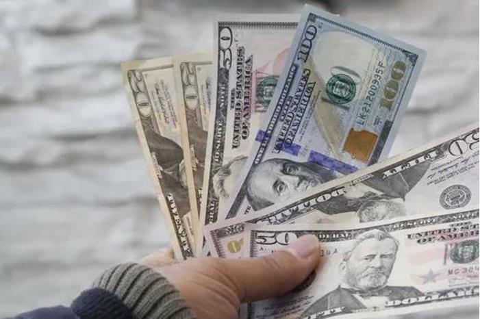 العملة الخضراء تتراجع بعد تصريحات رئيس الفيدرالي عن التضخم