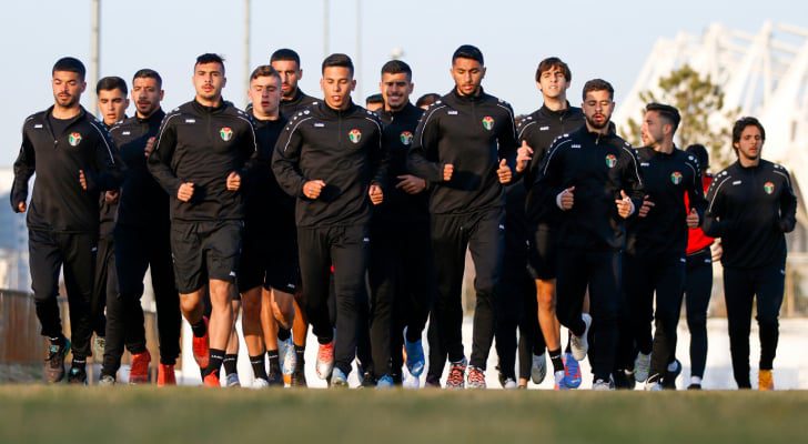 المنتخب الوطني للشباب يصل أوزبكستان ويبدأ تدريباته