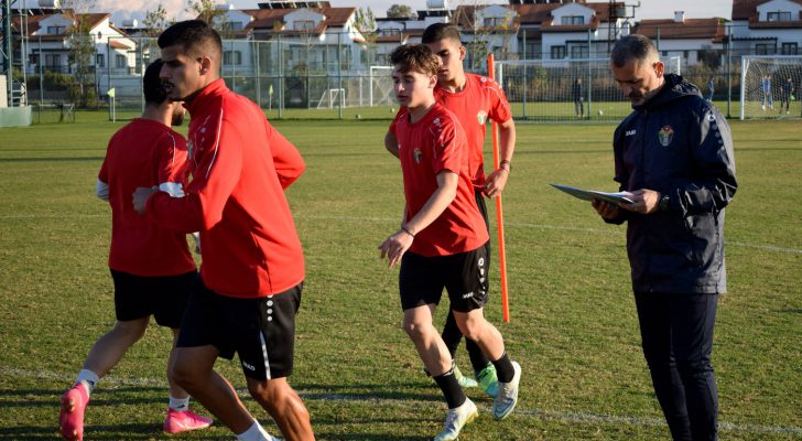 المنتخب الوطني للشباب يواصل تدريباته في معكسر تركيا