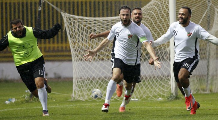 النادي الأهلي يجدد الثقة بمدرب فريق كرة القدم عماد رشاد