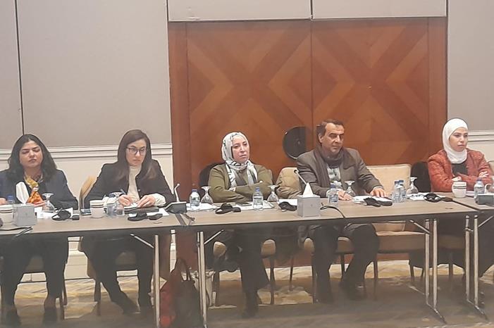 النقل تبحث تحديث سياسة النقل في الأردن مع النقد الدولي