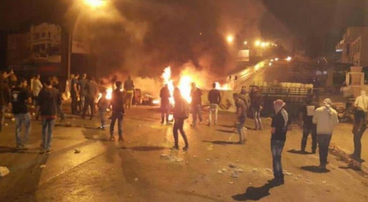 اندلاع مواجهات بين شبان فلسطينيين وقوات الاحتلال في حوارة جنوب نابلس