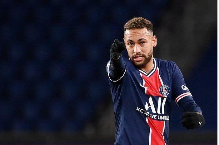 باريس سان جيرمان ينوي التخلي عن نيمار مجاناً