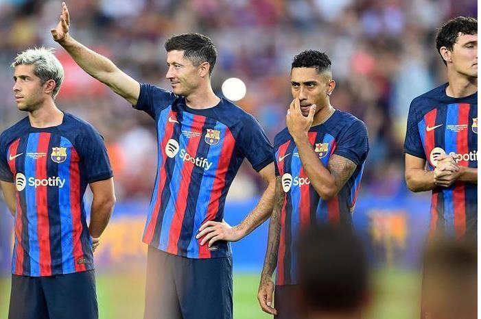 برشلونة في ضيافة فياريال اليوم للابتعاد بصدارة الدوري الإسباني