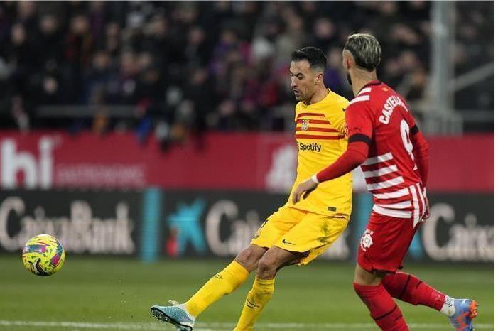 برشلونة يجهز عرضا مدته 6 أشهر لبوسكيتس!