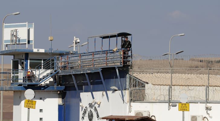 بن غفير يقرر إغلاق مخبزين يزودان الأسرى بالخبز