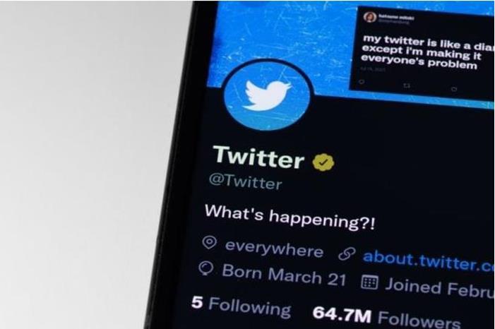 تويتر تفرض رسوما باهظة مقابل علامة التوثيق الذهبية