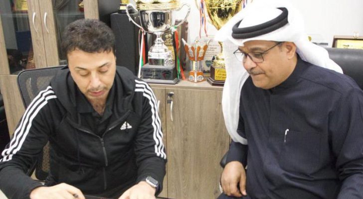 جمال محمود يوقع رسمياً للنصر الكويتي
