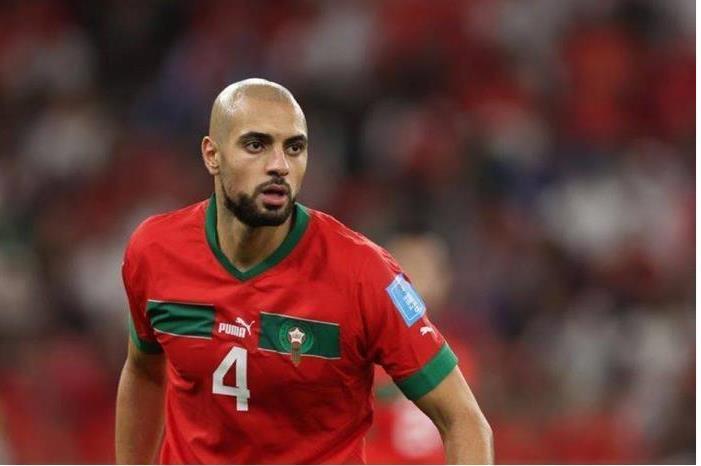 سفيان أمرابط عرض اللعب مجاناً لبرشلونة