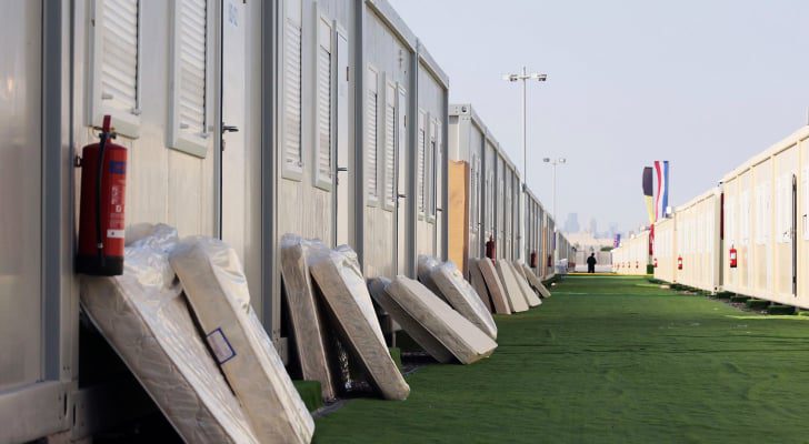 قطر تتبرع لتركيا وسوريا بمقصورات استخدمت في المونديال
