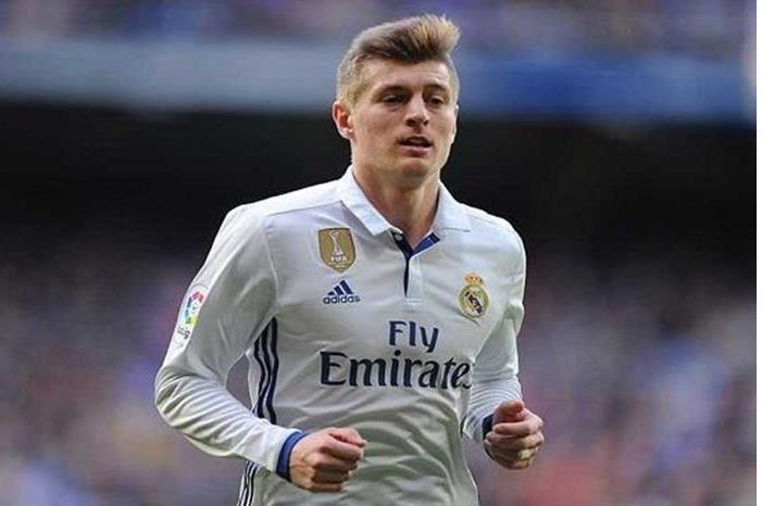كروس: سأعتزل في ريال مدريد.. ولكن