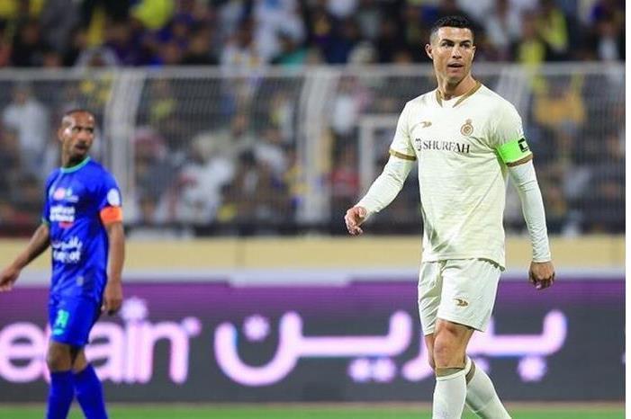 كريستيانو رونالدو يكمل عامه الـ38 وفيفا يهنئ بعيد ميلاده