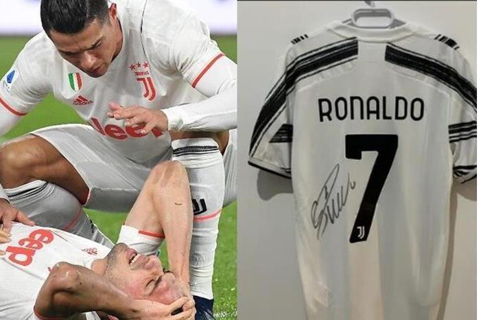 لاعب يعرض قميص رونالدو للبيع لصالح ضحايا زلزال تركيا