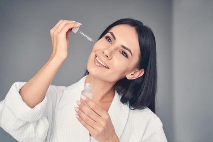 ما أفضل عمر لبدء استخدام الريتينول؟