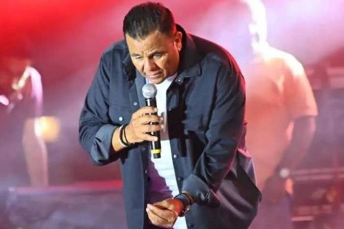 محمد فؤاد يُحرج أحد الحضور في حفله بلبنان: "سيب الموبايل"